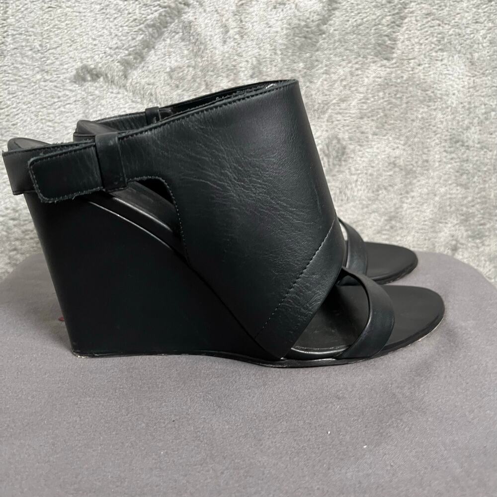 Vince Size 9.5 Black Leather Wedge Sandals Minimalist Y2K Quiet Luxury Heels